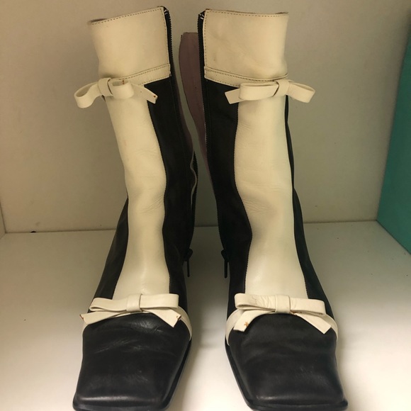 Retro Audrey leather boots - Picture 1 of 6